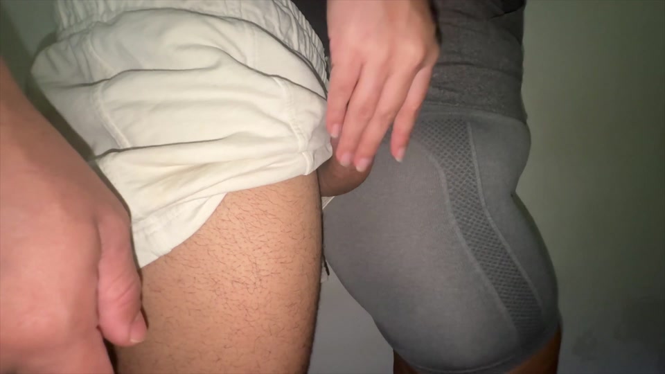 Big-ass Woman Touches a Stranger's Cock screenshot 5