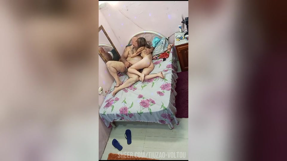 LITTLE GUY WANTS A THICK DICK screenshot 2