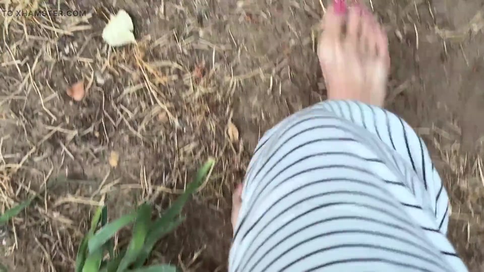 Dirty Feet in the Garden screenshot 5