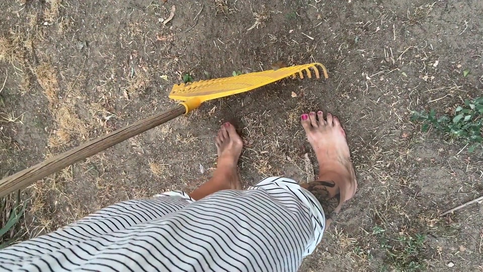 Dirty Feet in the Garden screenshot 6