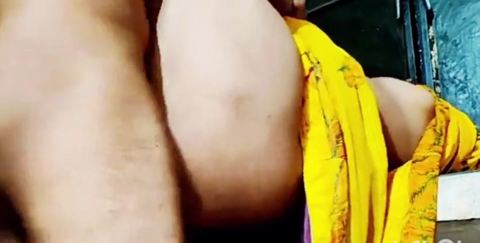 Real Neighbour Aunty fucked by brother in law screenshot 5