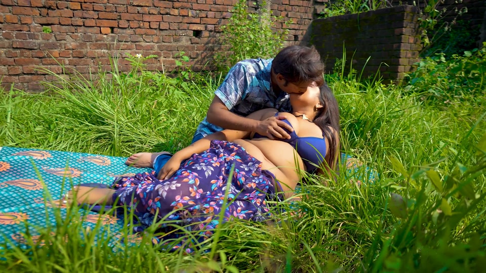 After the Wedding, Raj Called Khushi to a Secluded Spot and Had Sex with Her. screenshot 4