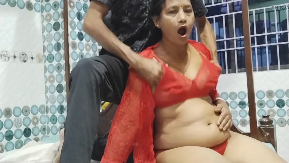 Husband ke dost ko bula kr sundar anuty ne sex kra or maza liya bbc sex kre aunty