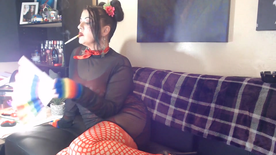 Dramatic smoking lesbian Milf screenshot 6
