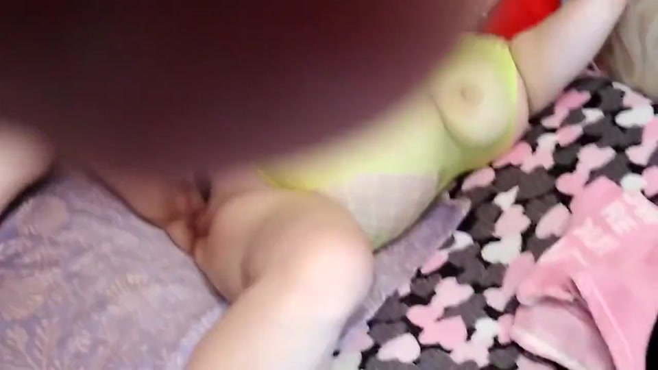 Toys masturbating her big pussy 10 screenshot 4