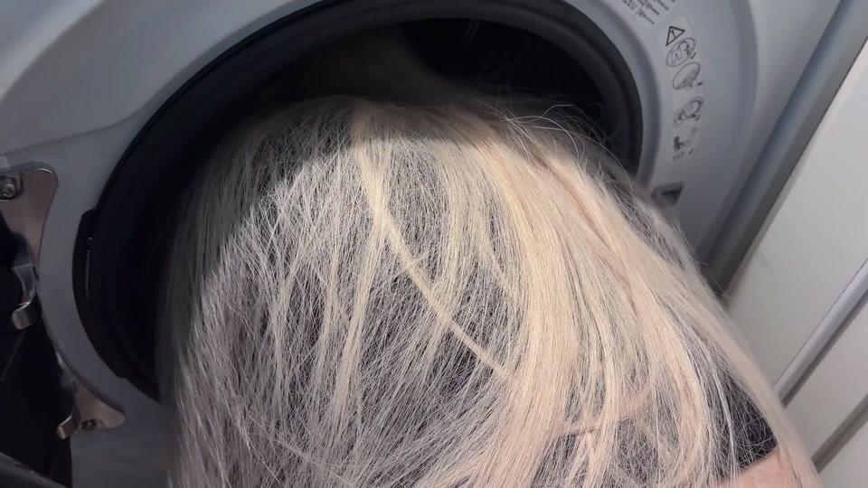 The neighbor got stuck in the washing machine and I fucked her! Cummed inside. screenshot 3