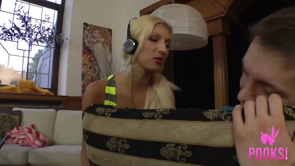 Full video! Anal is the best workout! All natural cutie Melanie V bears a big hard cock in her tight butt hole! screenshot 5