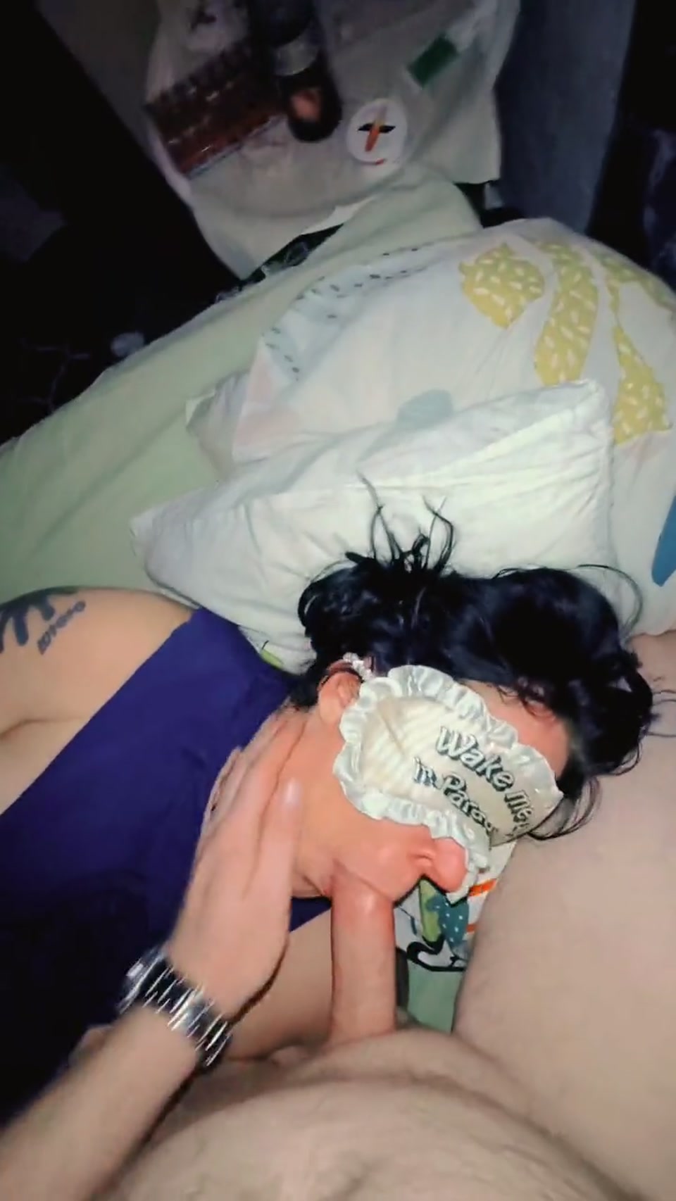 Squirting his wife in the face screenshot 3