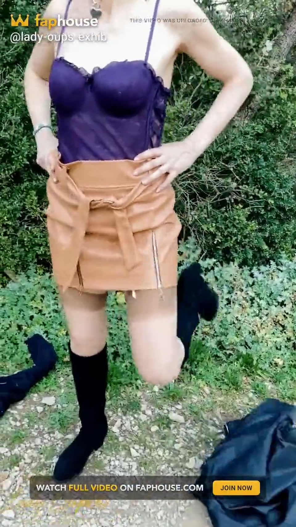 Lady Oups Submissive Stepmom in Leather Skirt and Collar screenshot 2