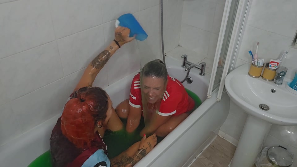 Maisie Lewis & Naughty Girl V Take a Gunge Bath screenshot 4