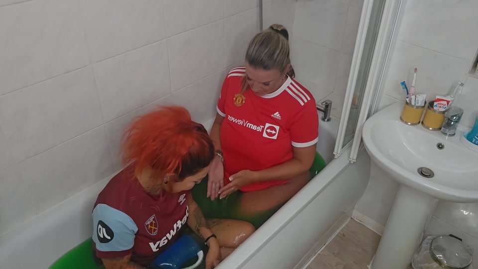 Maisie Lewis & Naughty Girl V Take a Gunge Bath screenshot 5