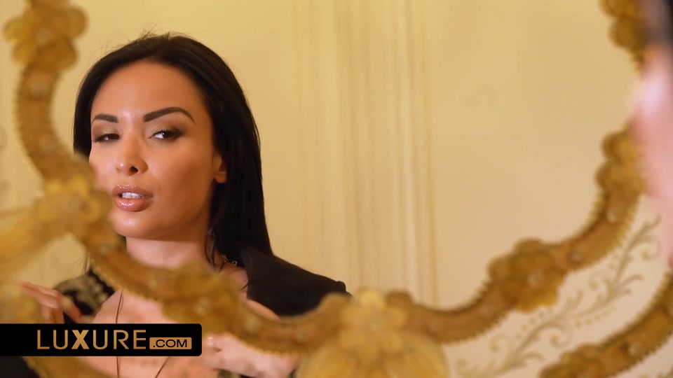 Anissa Kate in Sexy Lingerie for a DP screenshot 6
