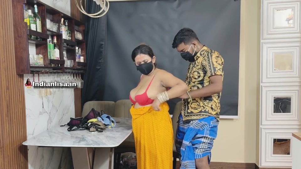 Step Stepson Saw Stepmom Seducing Bra Seller screenshot 3