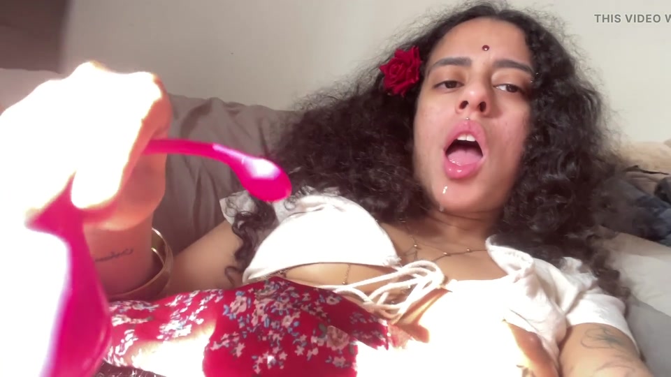 Hairy pussy masturbating at the golden hour screenshot 6