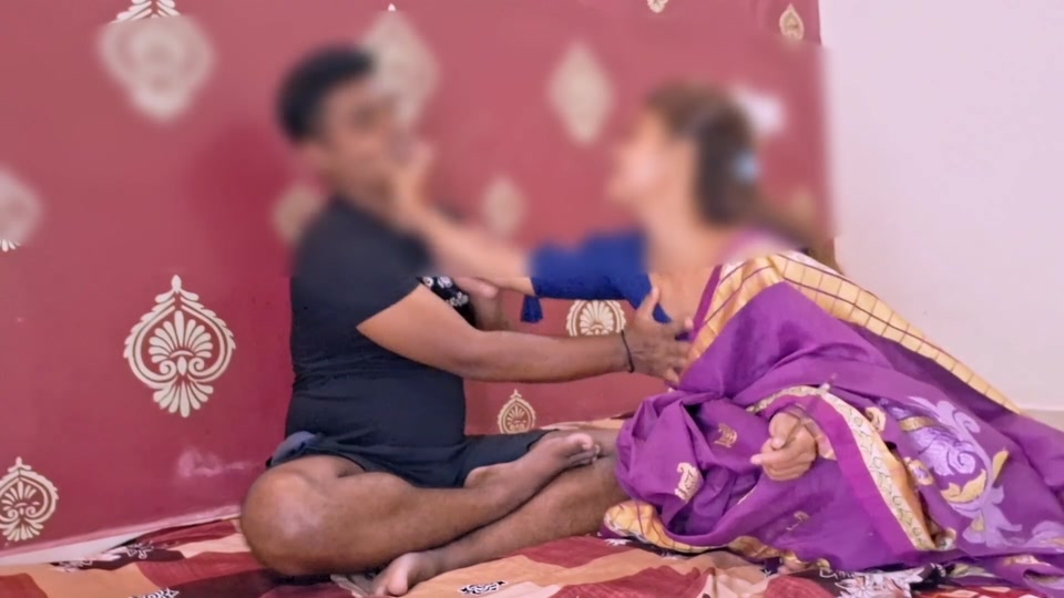 Desi Teacher Gives Special Lesson to Student - Homemade screenshot 2