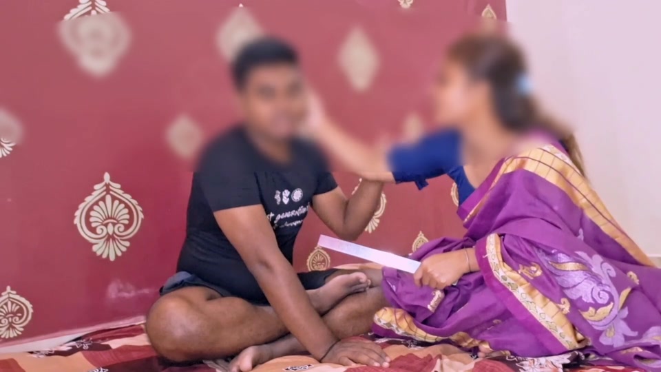 Desi Teacher Gives Special Lesson to Student - Homemade screenshot 4