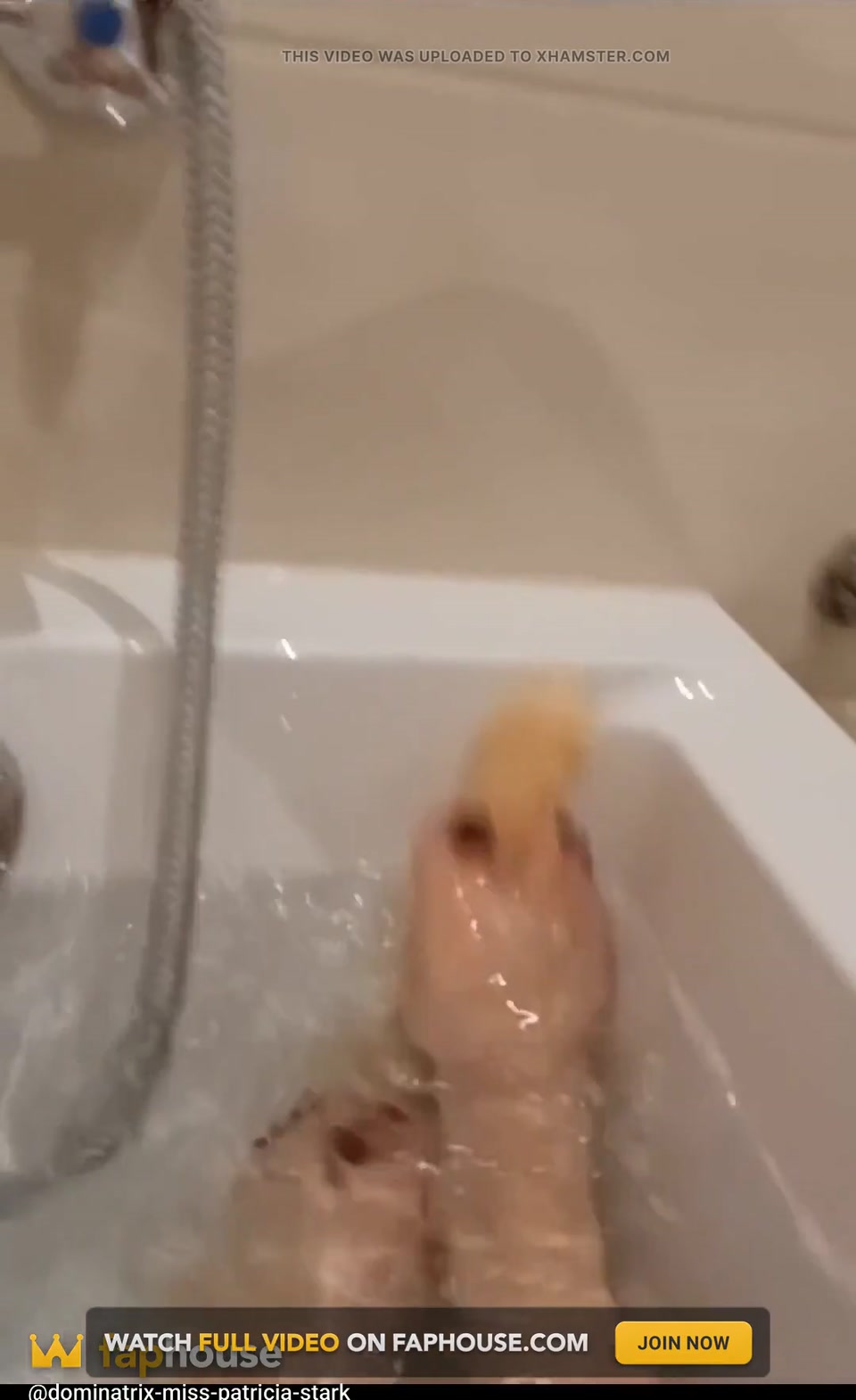 Day 1. Sexy Waiting Till I Finish My Bath and We Play screenshot 3
