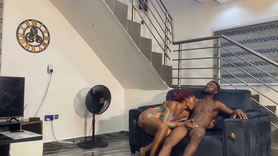 Horny Pretty Pussy Put Her Male Friend in the Mood of Fuck screenshot 5