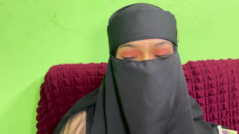 First time my hot neighbour wants to fucking with me at her house screenshot 2