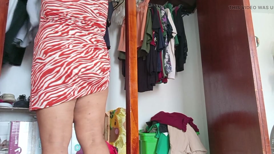 Mom in the room shows underwear