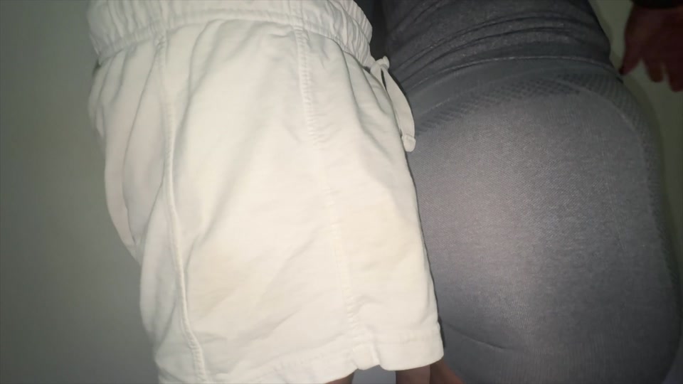 Unknown Woman Touches a Stranger's Dick screenshot 2
