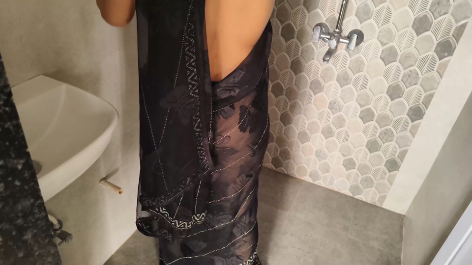 Tamil Bhabhi Was Ready for Party but She Was Fucked by Her Dever