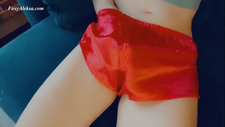 Compilation home videos. Petite pussy has an orgasm. Horny girl want sex and masturbating under shorts screenshot 5