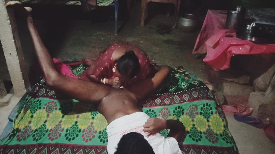 Bhabhi ki mangalsutra land per dalkar chudai ki screenshot 3