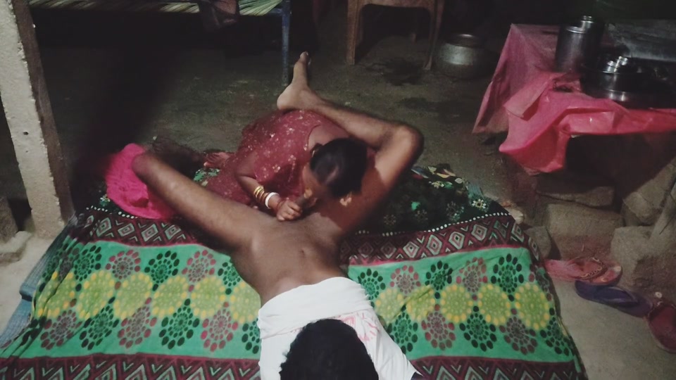 Bhabhi ki mangalsutra land per dalkar chudai ki screenshot 4