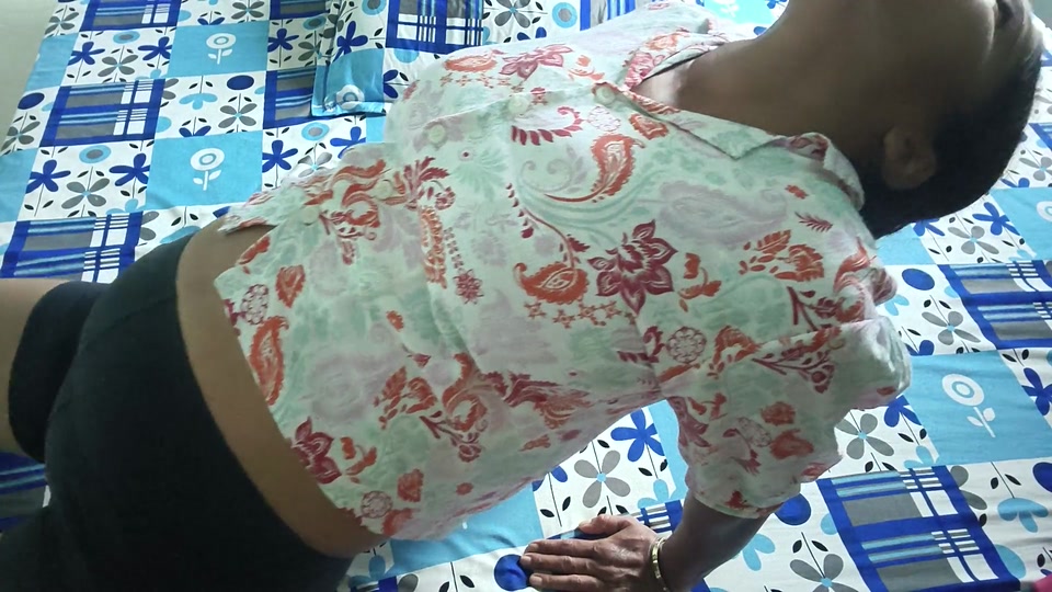 Madhu Babhi ki bathroom wali sex video screenshot 2