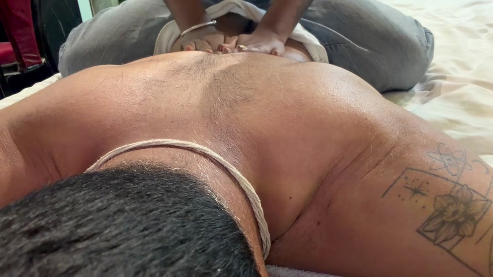 Home made Desi Indian body lotion massage with Desi bhabi screenshot 6