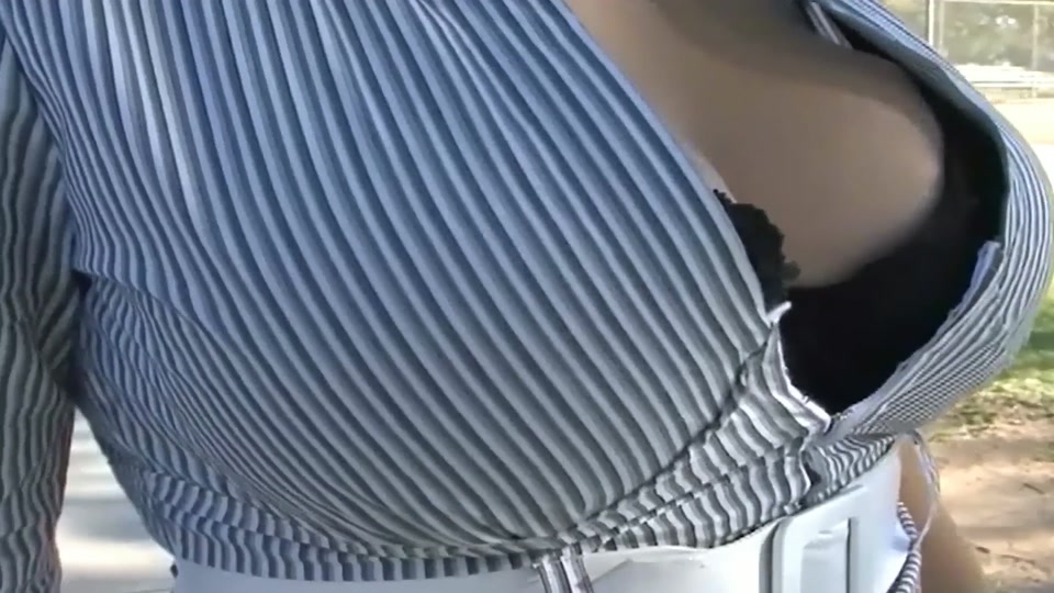 Three Blondes and a Vibrator - Nobody Leaves Unsatisfied screenshot 4