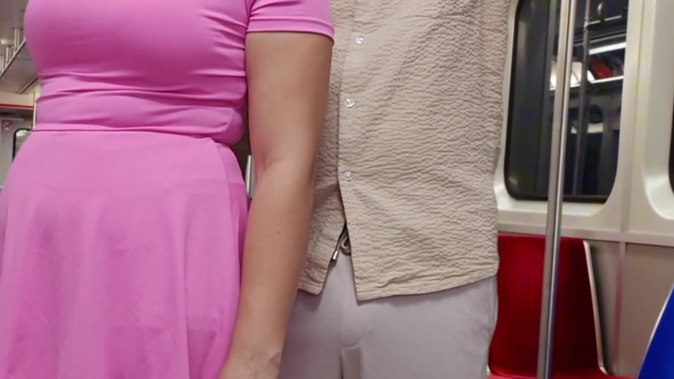 She Allowed This Stranger Guy To Ejaculate On Her Dress On Subway