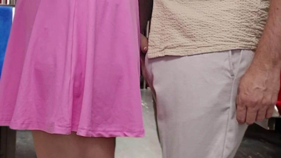 She Allowed This Stranger Guy To Ejaculate On Her Dress On Subway screenshot 3