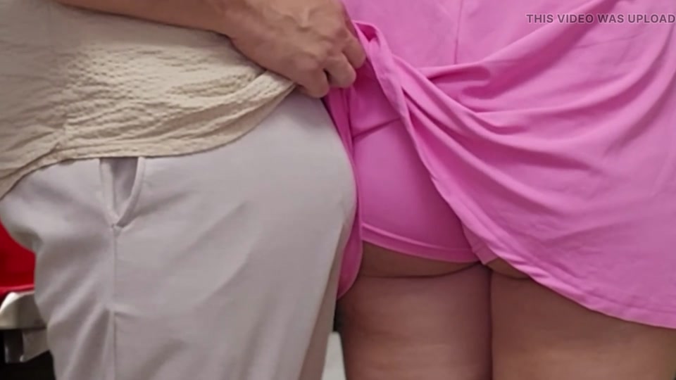 She Allowed This Stranger Guy To Ejaculate On Her Dress On Subway screenshot 4