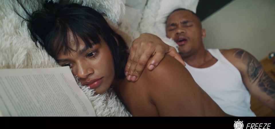 Latina Time Freeze Ebony - Casca Zahara & Brandon Cruz