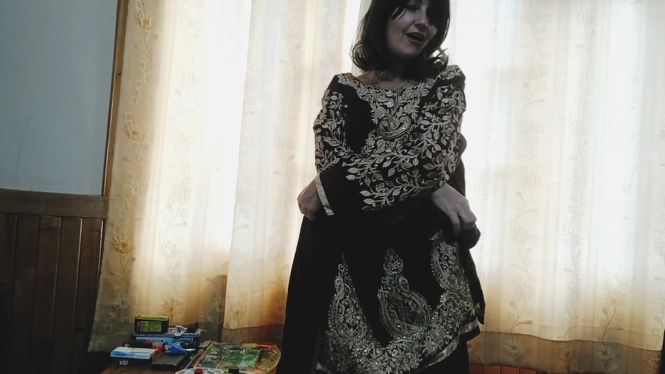 I Know Very Well, How To Please My Stepsister screenshot 2