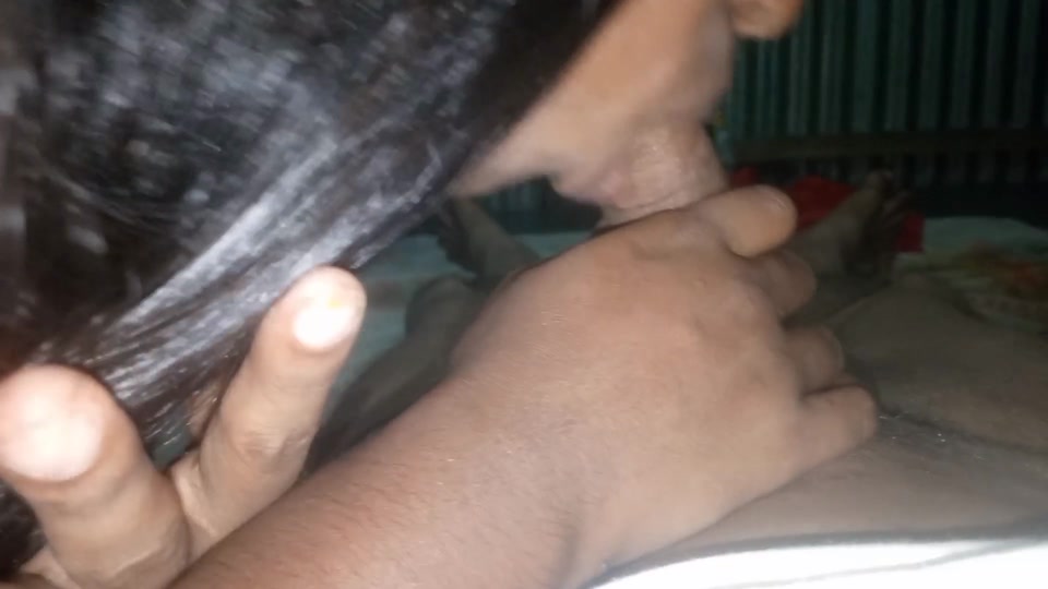 A lustful Indian girl is bathing with her large breasts exposed. screenshot 3