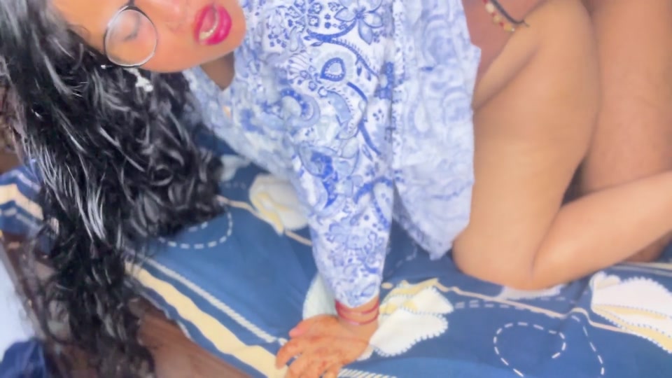 Desi Indian Stepsister Squirt Orgasm Sex Hindi Video screenshot 4