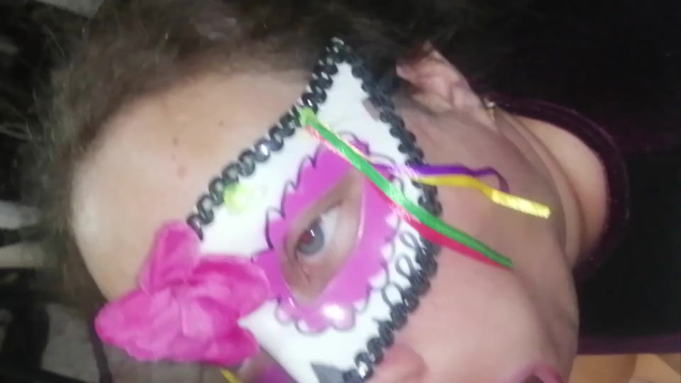 My friend gives me a delicious blowjob screenshot 4