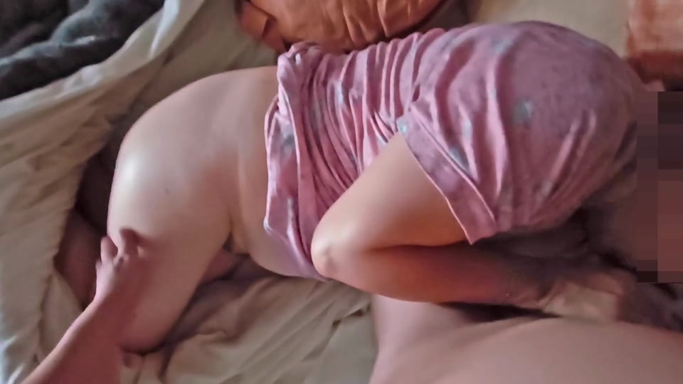 My girlfriend lets me give her my milk in her mouth. screenshot 5