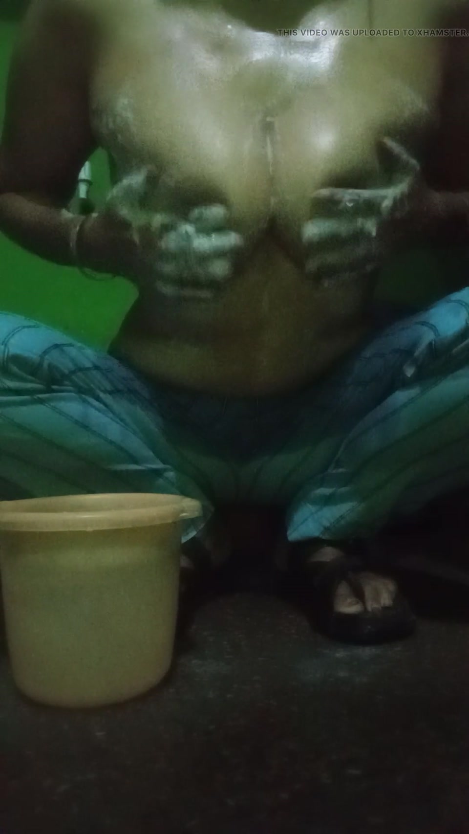 Bhabi nay nahatay waqt apona payas bujaya