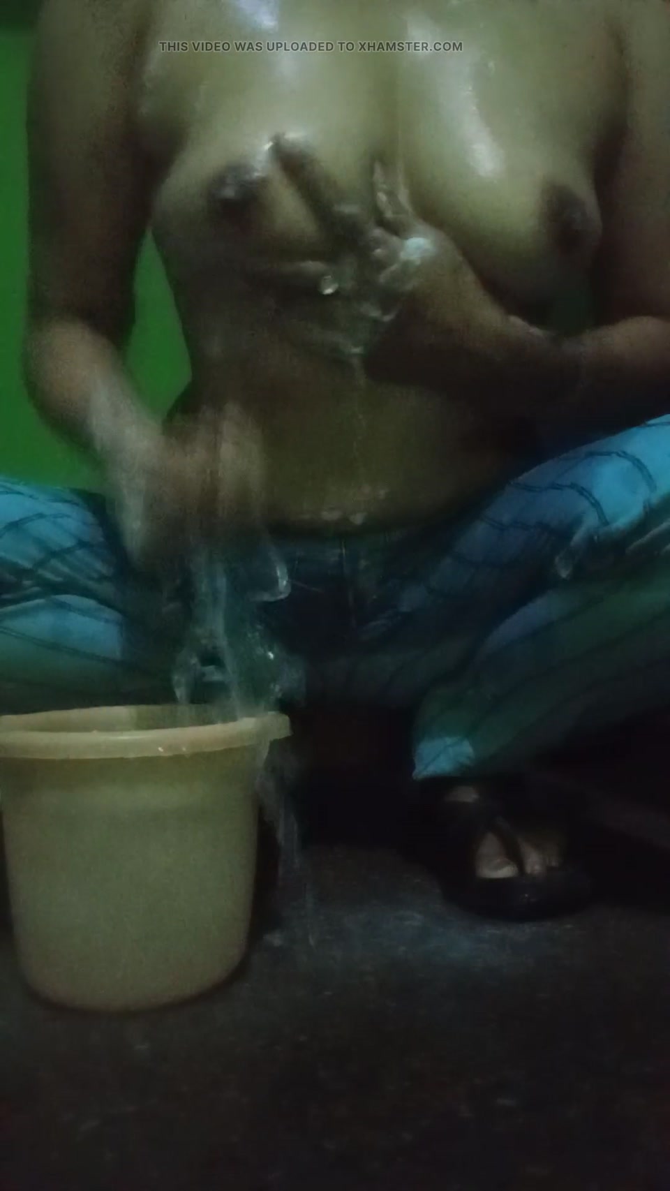 Bhabi nay nahatay waqt apona payas bujaya screenshot 5