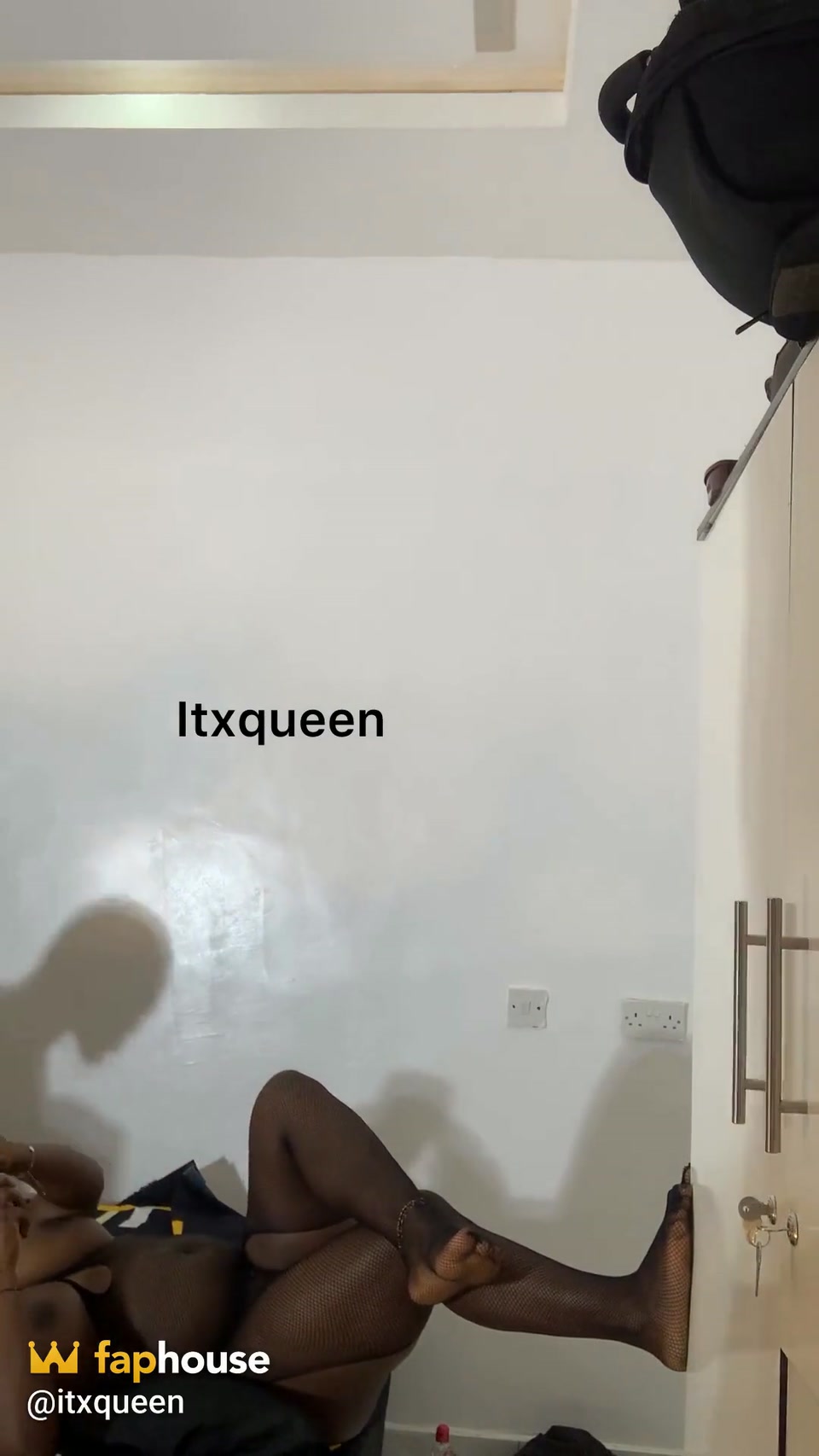Pato and Itxqueen Behind the Scene screenshot 5