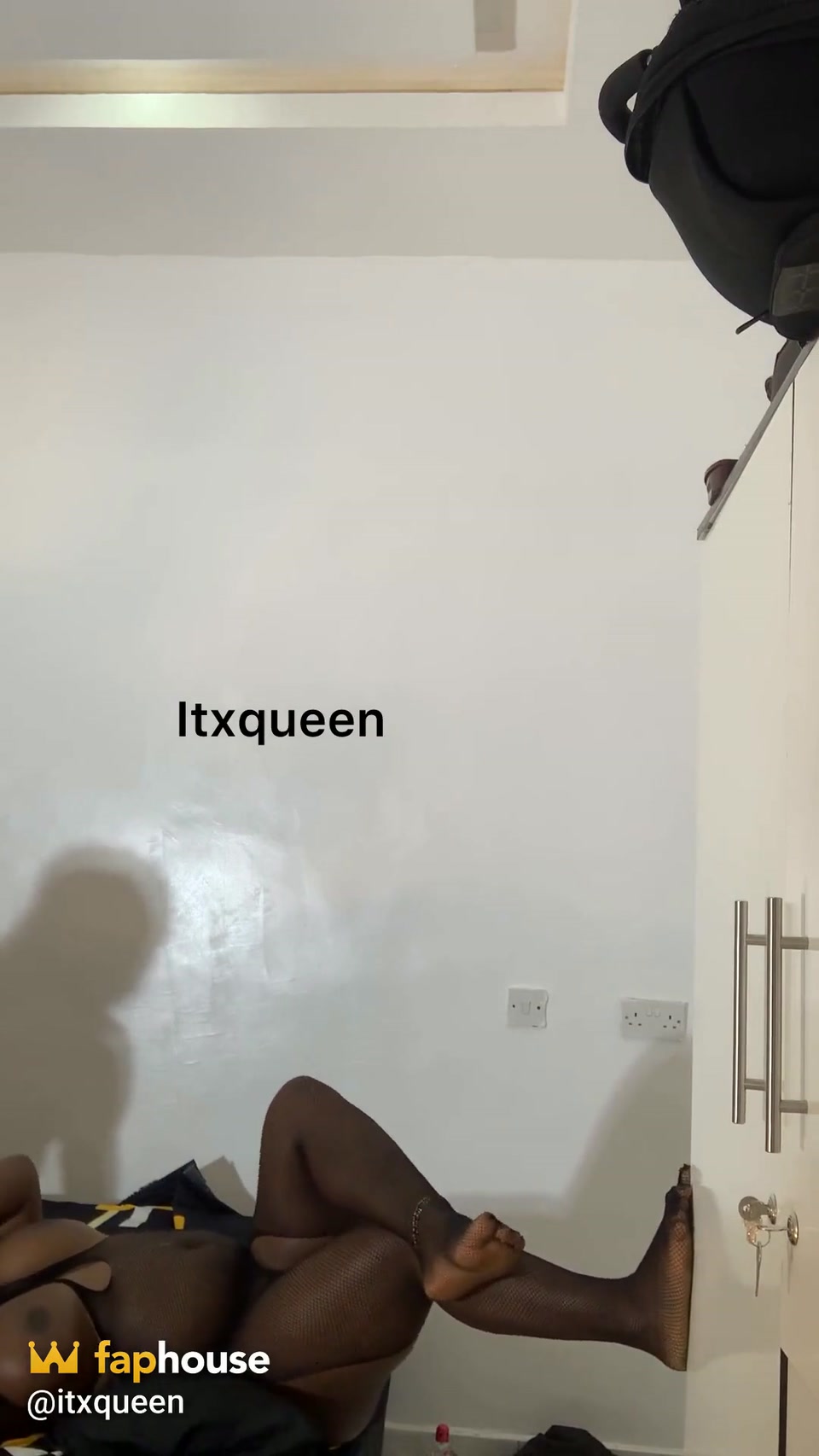 Pato and Itxqueen Behind the Scene screenshot 6
