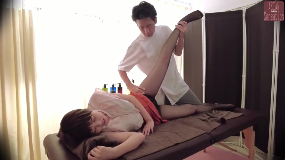 Relentless Pounding - She Is Already Climaxing but the Chiropractor Keeps Going Until Creampie - Part3