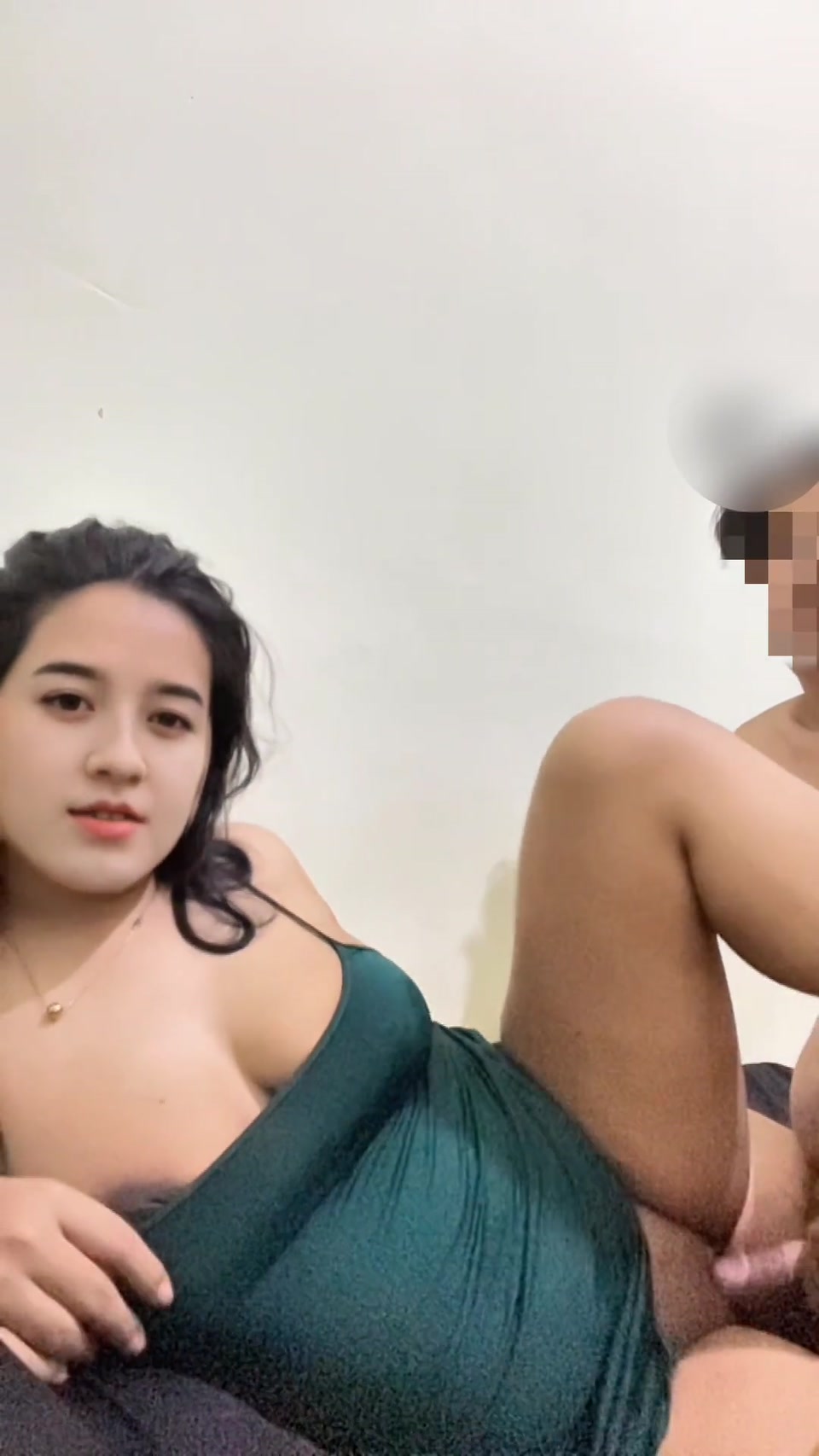 Fucking a young mom with a plump pussy and big tits at a neighbor's house. screenshot 6