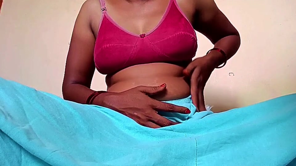 Ammu is squeezing her breasts over her bra 136 screenshot 3