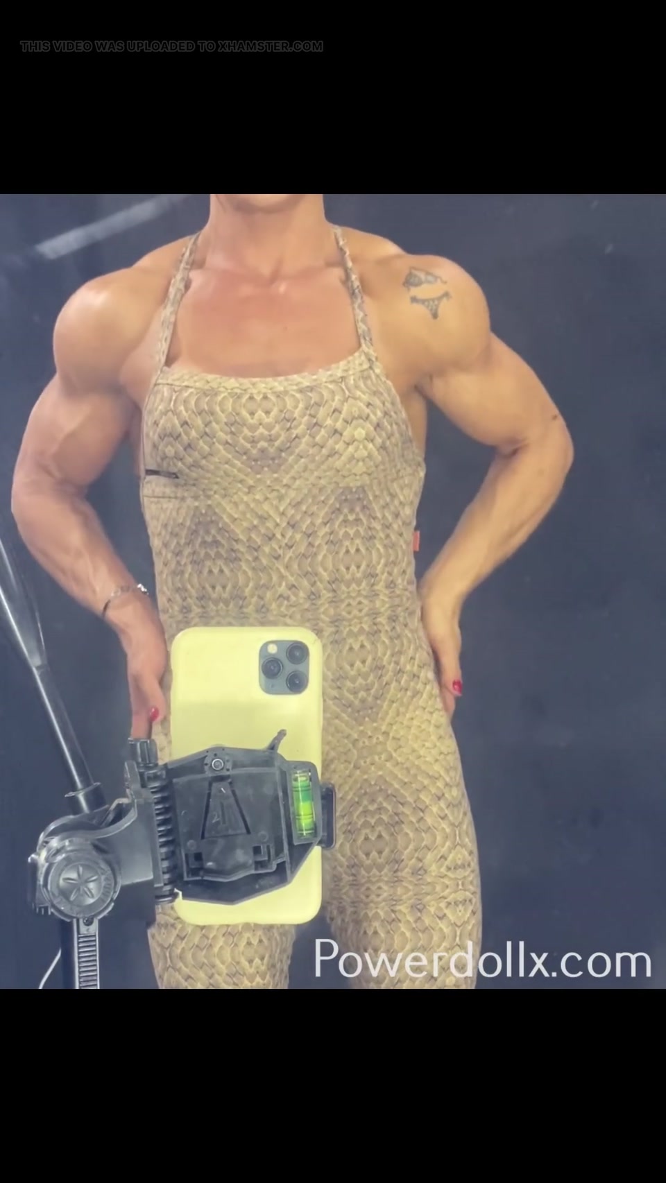 You are delighted by a muscular Latina babe with large tits. screenshot 3
