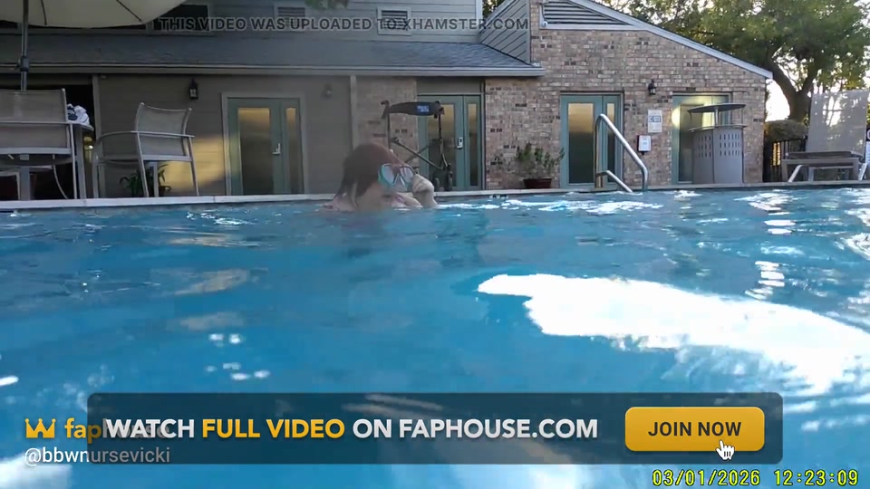 Som Under Water Fun with You Sexy Big Beauty Nurse Vicki screenshot 5